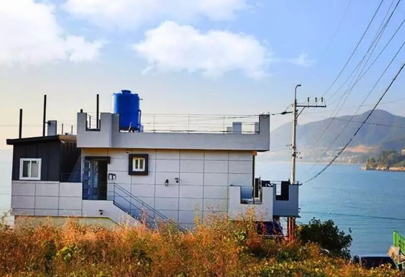 هتل Yeosu Baekya Sea Pension