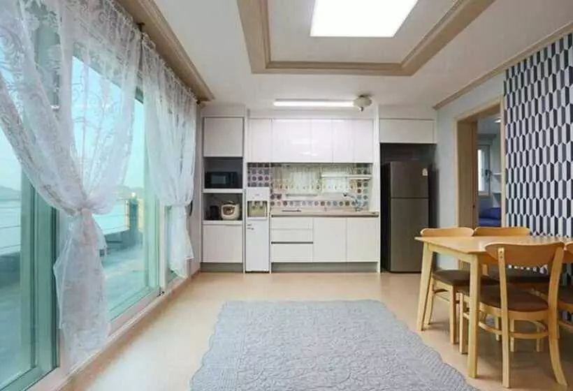هتل Yeosu Baekya Sea Pension