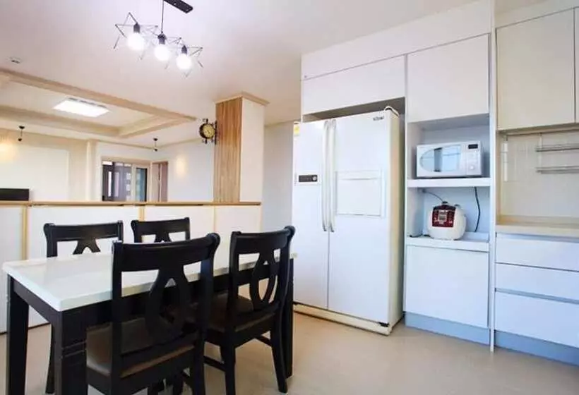 هتل Yeosu Baekya Sea Pension