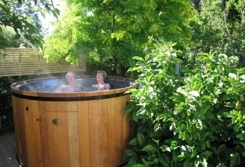 Bed and Breakfast Cheltenham House