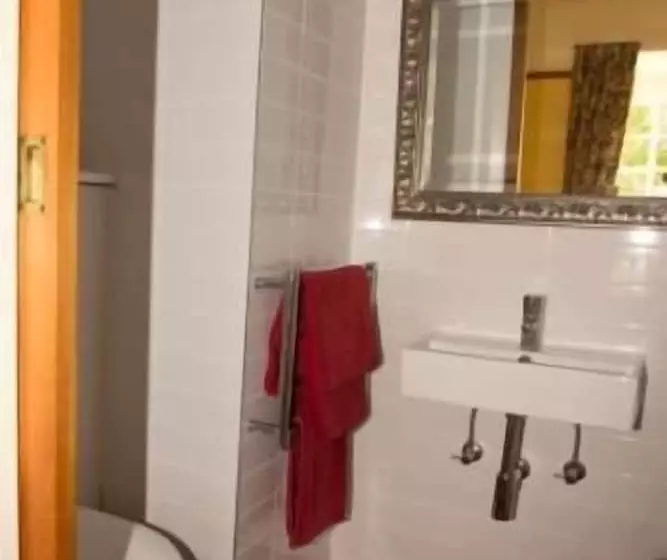 Bed and Breakfast Cheltenham House