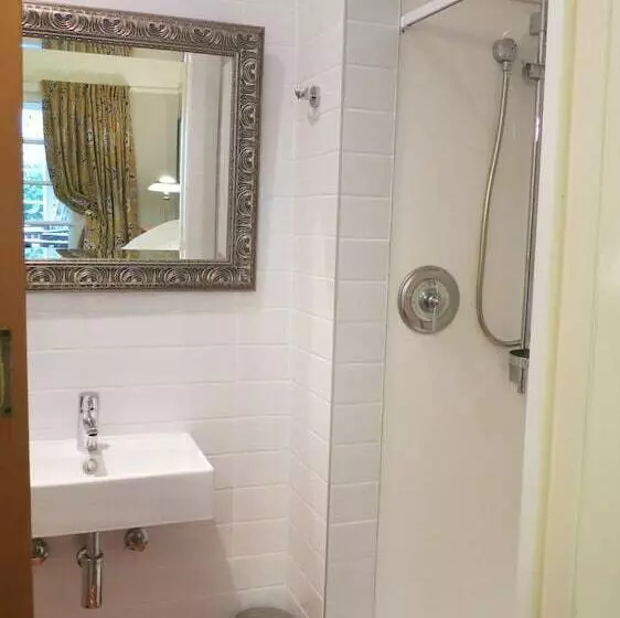 Bed and Breakfast Cheltenham House