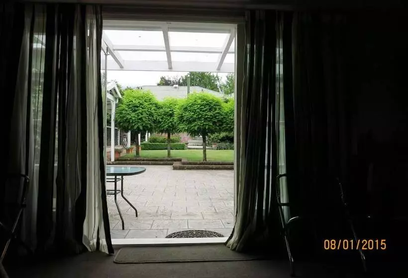 Bed and Breakfast Cheltenham House