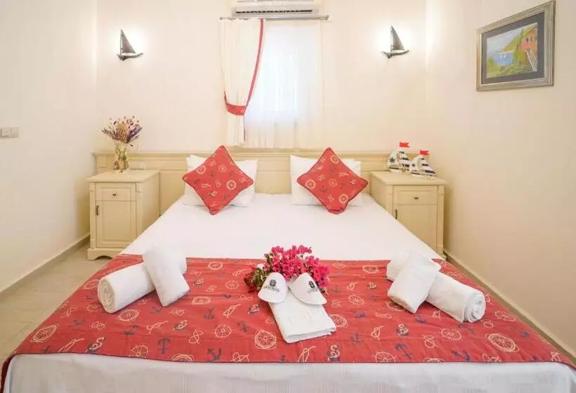 فندق Alacati Marina Palace