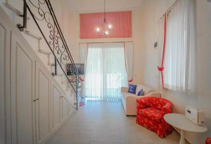 فندق Alacati Marina Palace