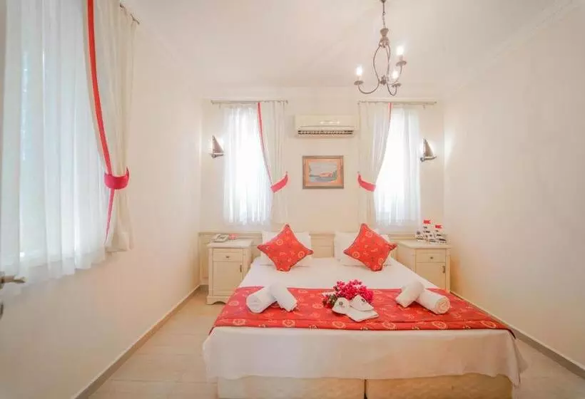 فندق Alacati Marina Palace