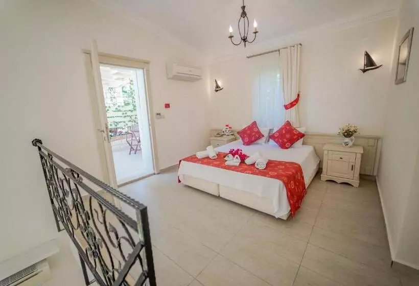 فندق Alacati Marina Palace