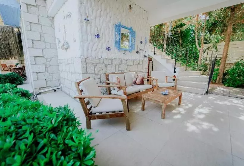 فندق Alacati Marina Palace