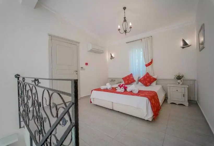 فندق Alacati Marina Palace