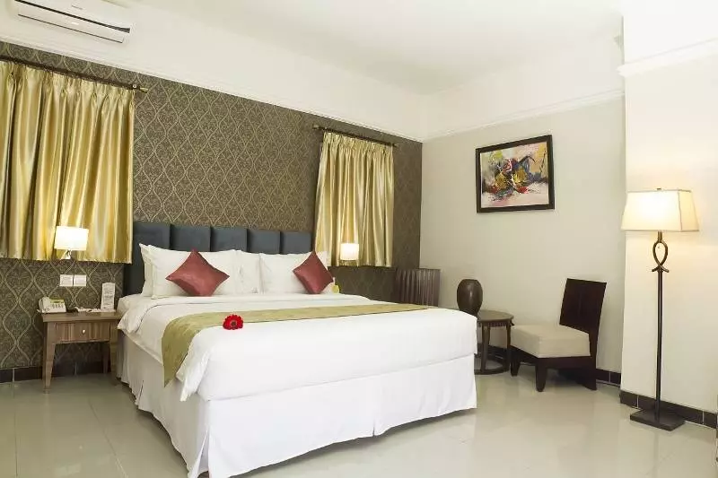 Amarelo Hotel Solo