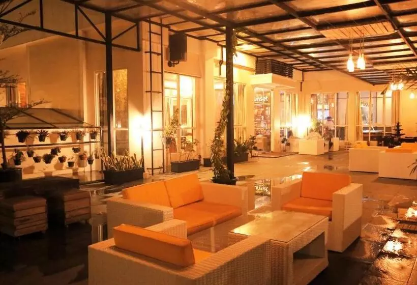 Amarelo Hotel Solo