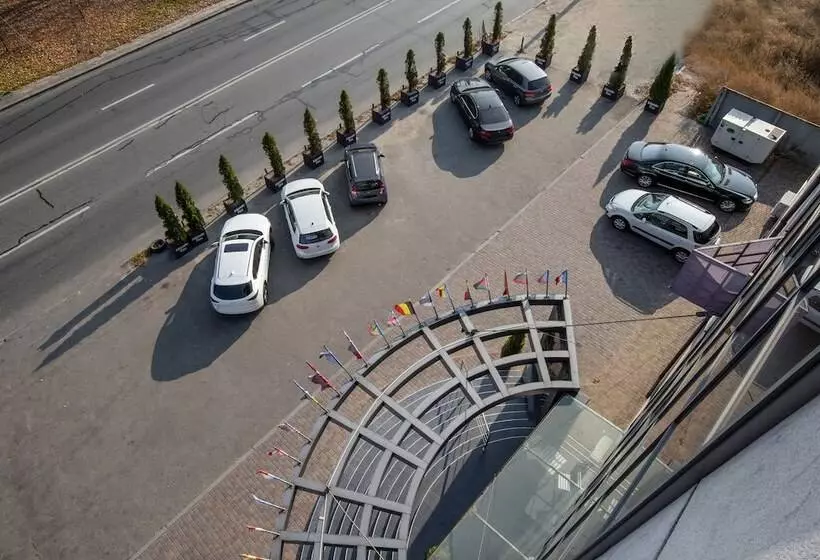 هتل Ambassador Plaza