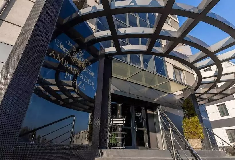 هتل Ambassador Plaza