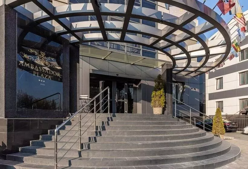 هتل Ambassador Plaza