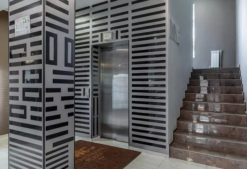 هتل Ambassador Plaza