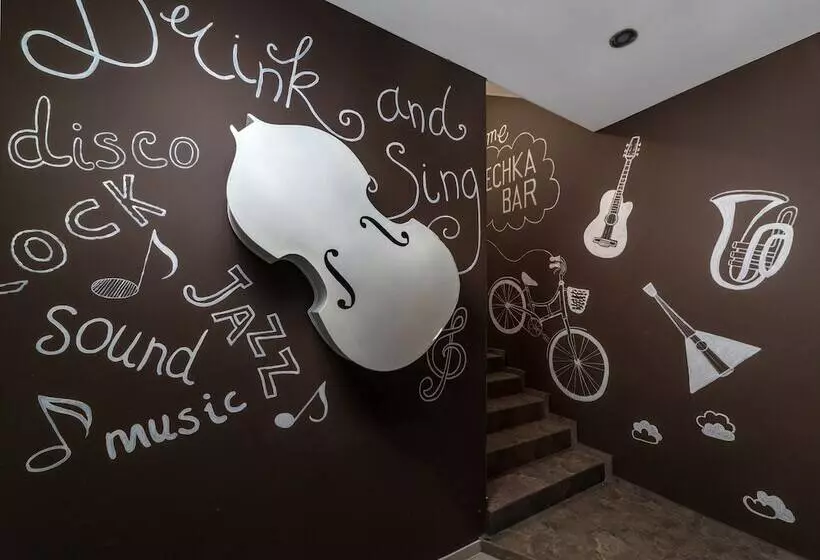 هتل Ambassador Plaza