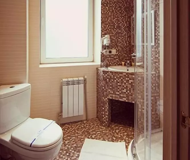 هتل Ambassador Plaza