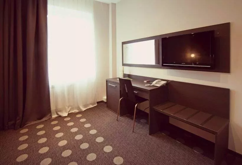 هتل Ambassador Plaza