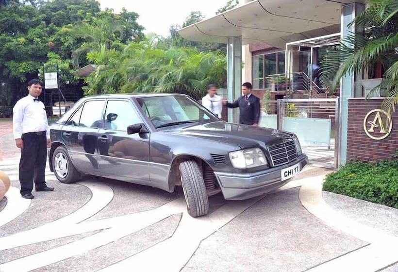 Отель Aquamarine