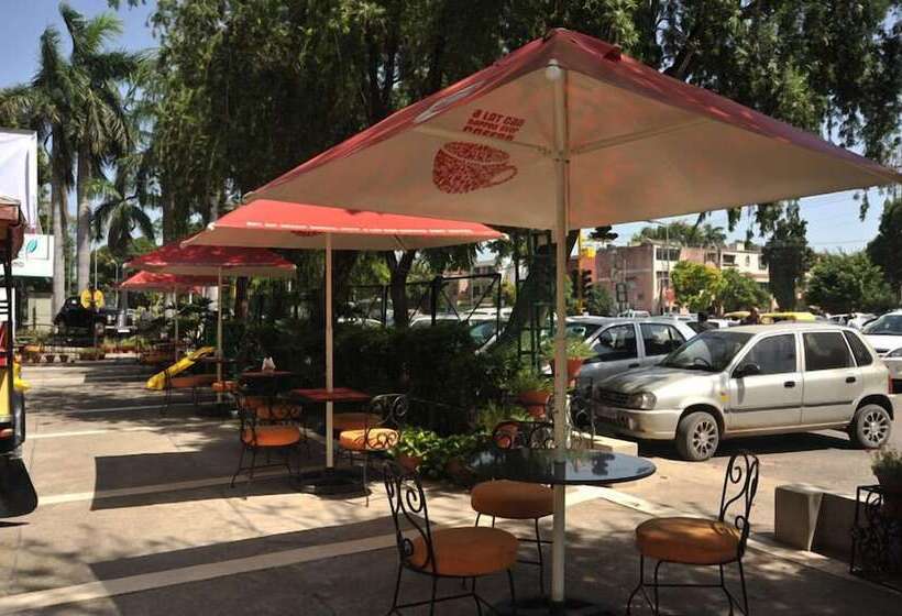 Отель Aquamarine