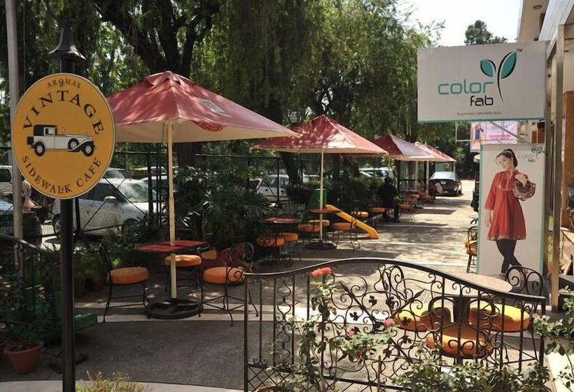 Отель Aquamarine