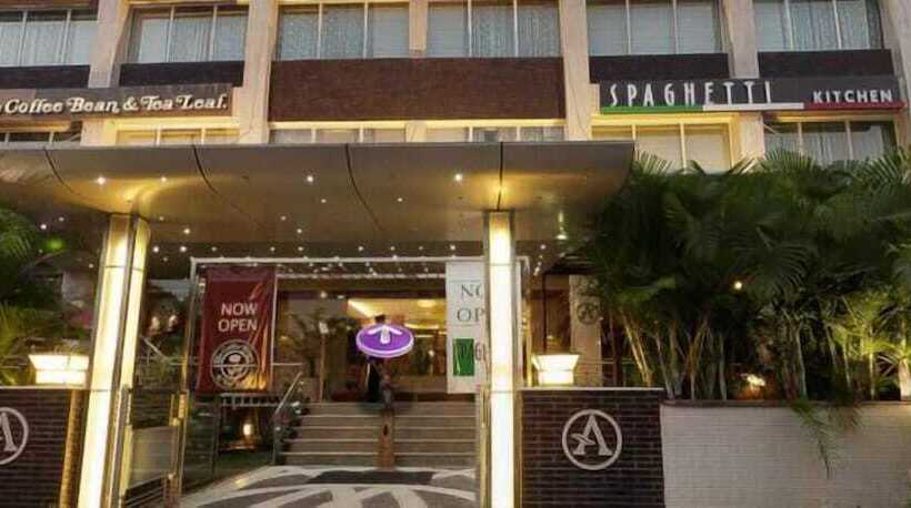 Отель Aquamarine