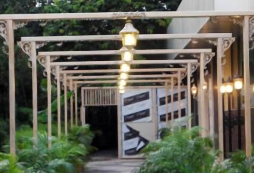 Отель Aquamarine