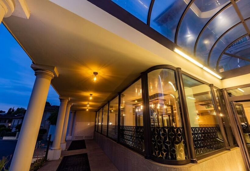 فندق Gardone Palace