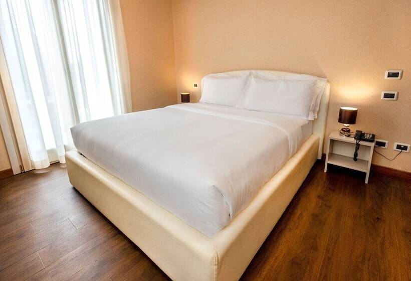 فندق Gardone Palace