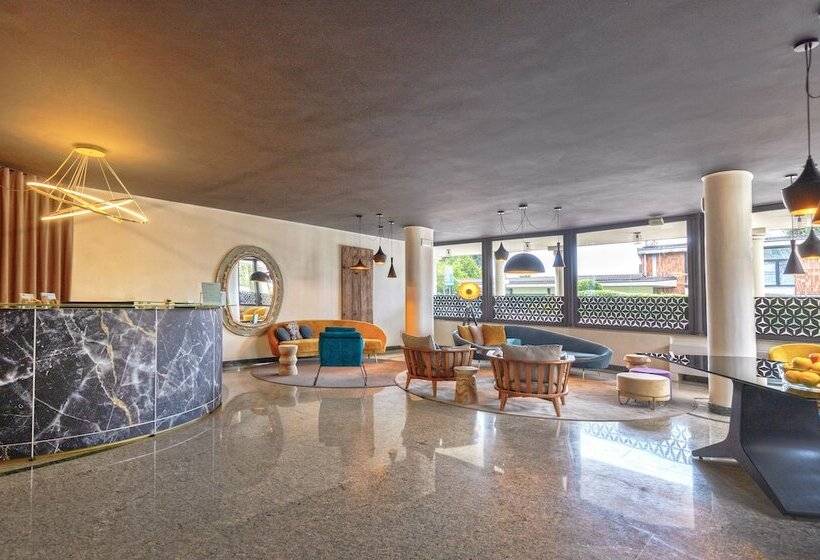 فندق Gardone Palace