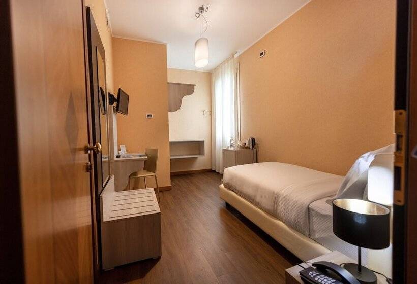 فندق Gardone Palace