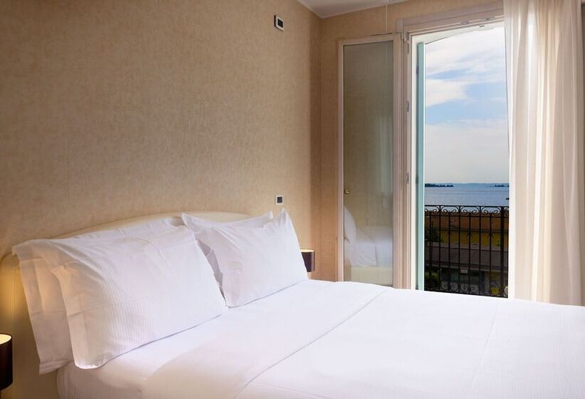 فندق Gardone Palace