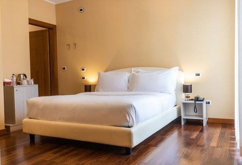 فندق Gardone Palace