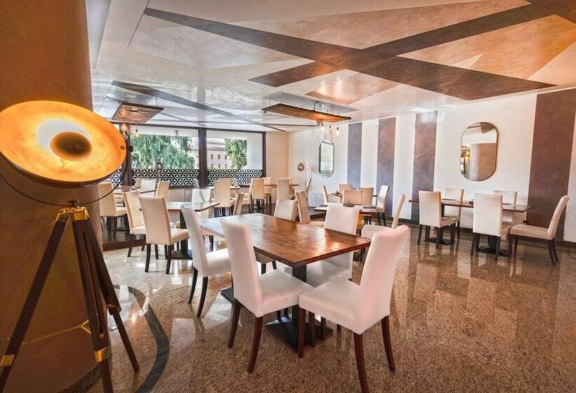 فندق Gardone Palace