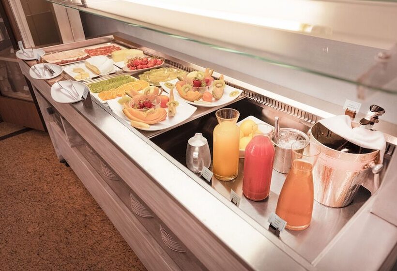 فندق Gardone Palace