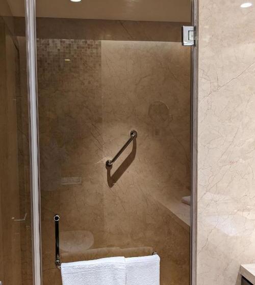 בית מלון כפרי Palm Meadows Resort