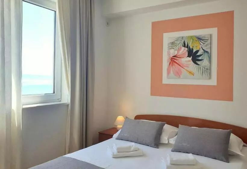 Hotel Sunset Split Rooms