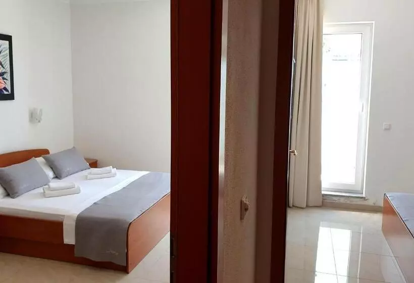 Hotel Sunset Split Rooms