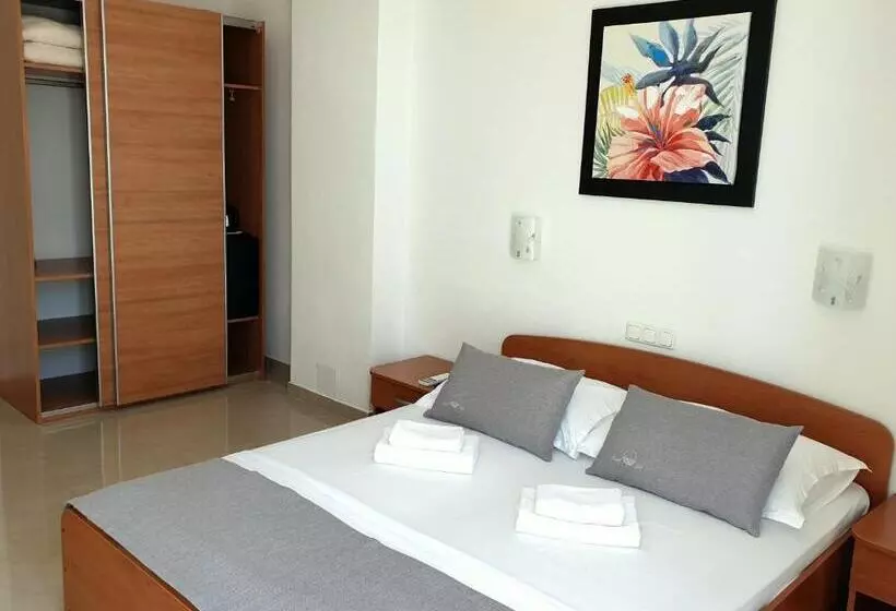 Hotel Sunset Split Rooms