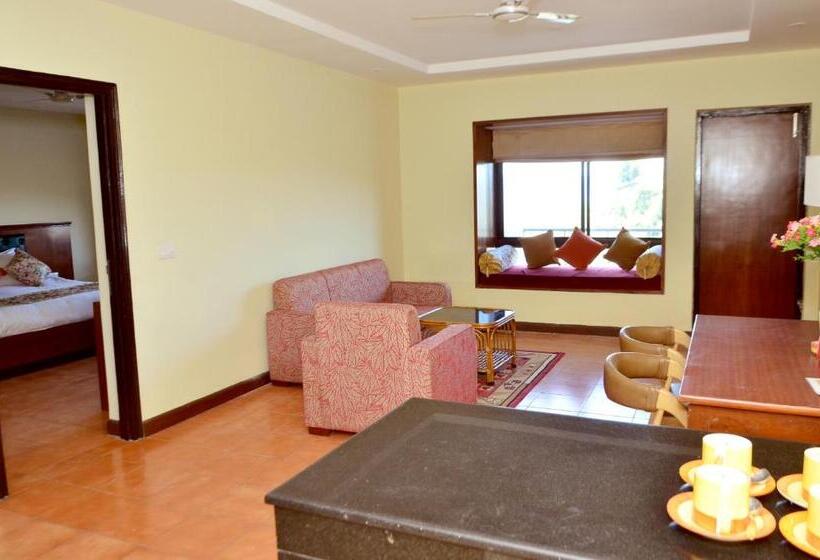 בית מלון כפרי Woodsvilla Resort