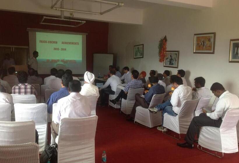 בית מלון כפרי Woodsvilla Resort