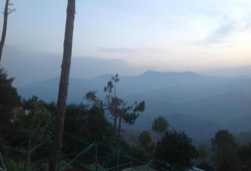 בית מלון כפרי Woodsvilla Resort