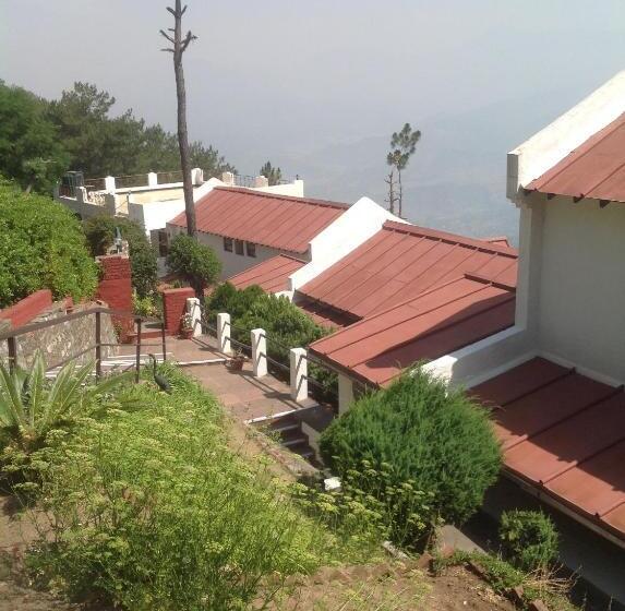 בית מלון כפרי Woodsvilla Resort