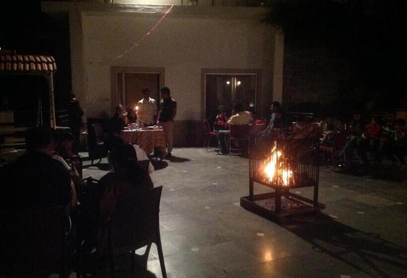 בית מלון כפרי Woodsvilla Resort