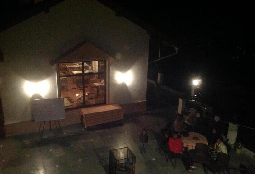 בית מלון כפרי Woodsvilla Resort