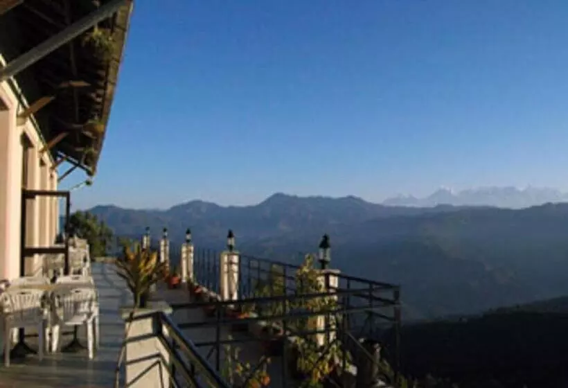 Отель Woodsvilla Resort