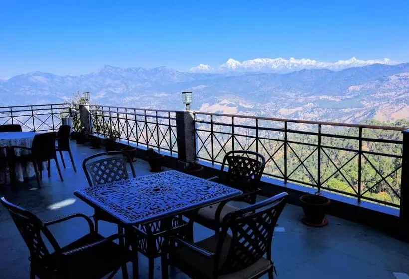 Отель Woodsvilla Resort