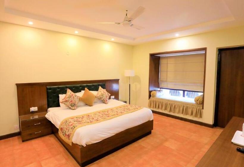 בית מלון כפרי Woodsvilla Resort