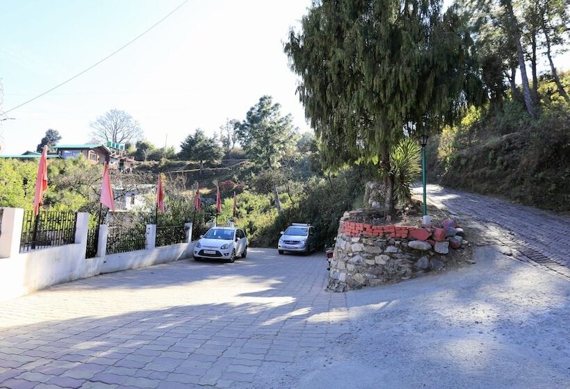 בית מלון כפרי Woodsvilla Resort