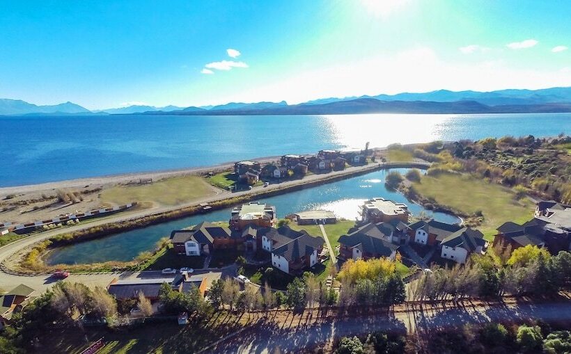 استراحتگاه Villa Huapi